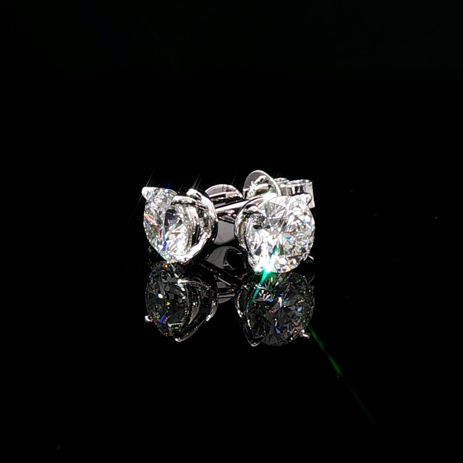 (Ready to Ship) 2.05ct 9k White Gold Diamond Studs D VVS2 IGI Certified Lab Diamonds