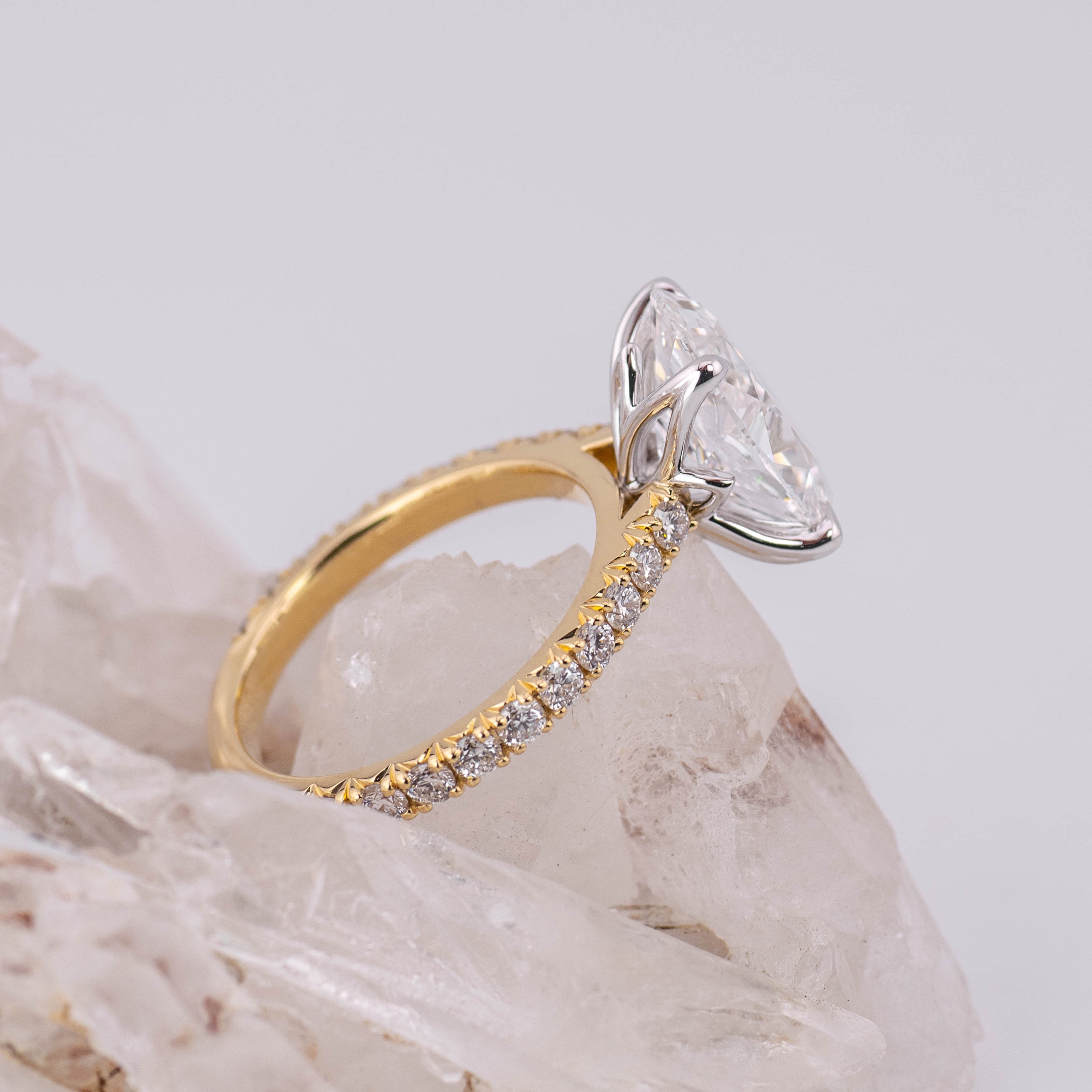 (Ready to Ship Size M) Petal Pave Solitaire – 4.05ct 4 Petal Claw Oval Brilliant E VVS2 in 18k 2 Tone Gold