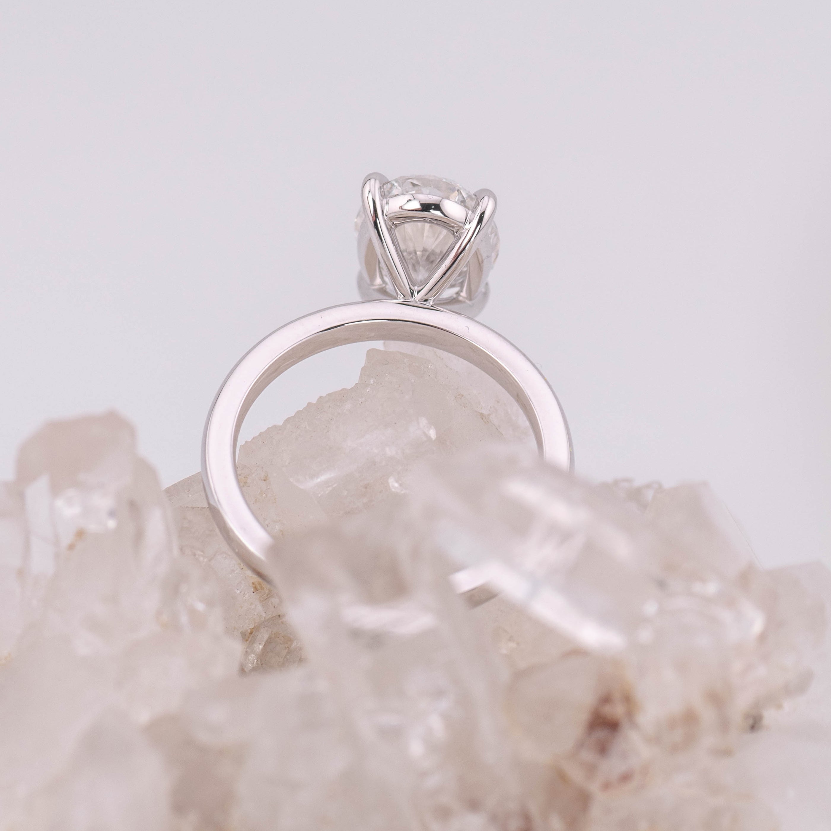 (Ready to Ship Size L) - Kate  – 4 Claw 2.84ct E VVS2 Oval Solitaire in 18k White Gold