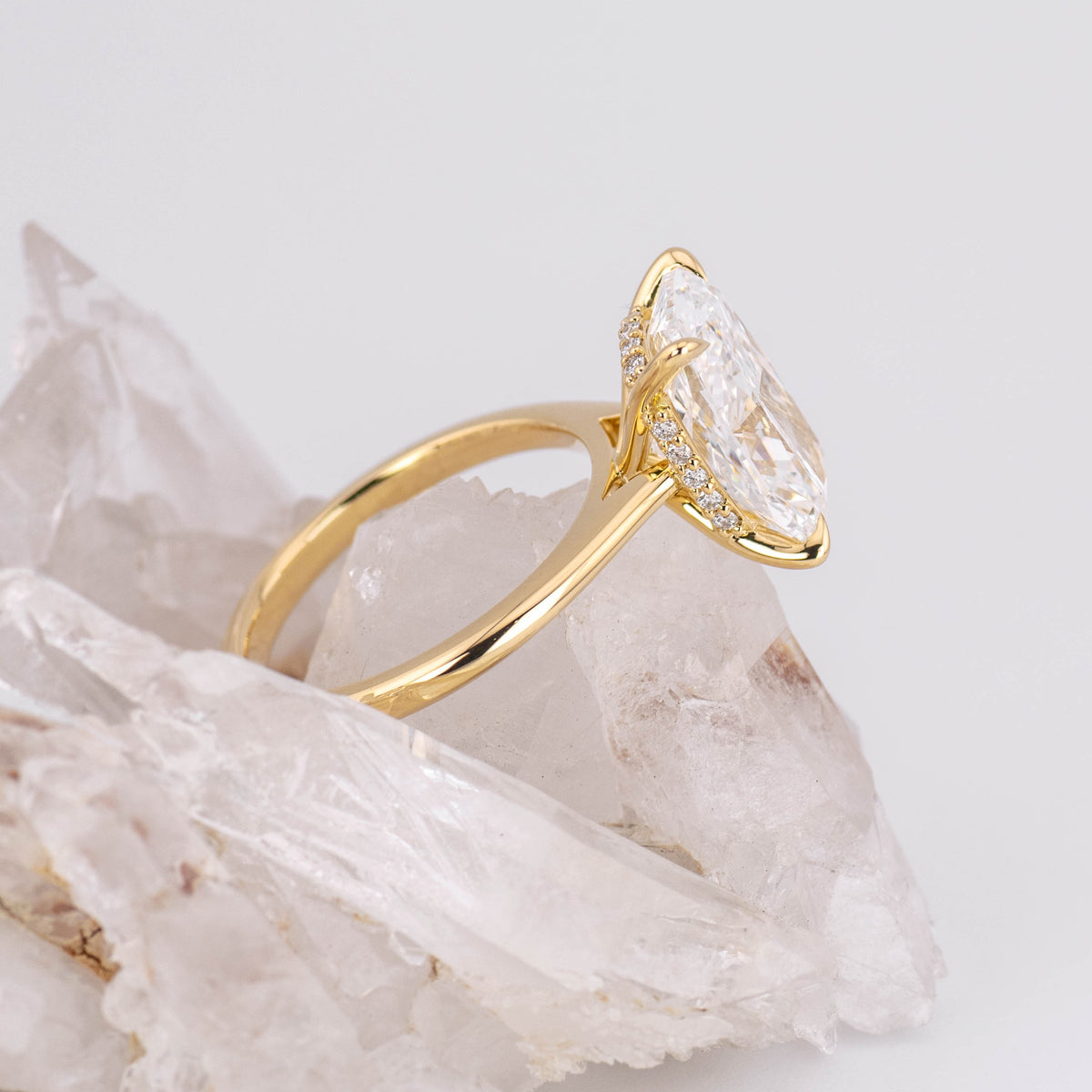 (Ready to Ship Size M) 5.00ct E VVS2 Elongated Cushion with Cathedral Hidden Halo Setting in 18k Yellow Gold