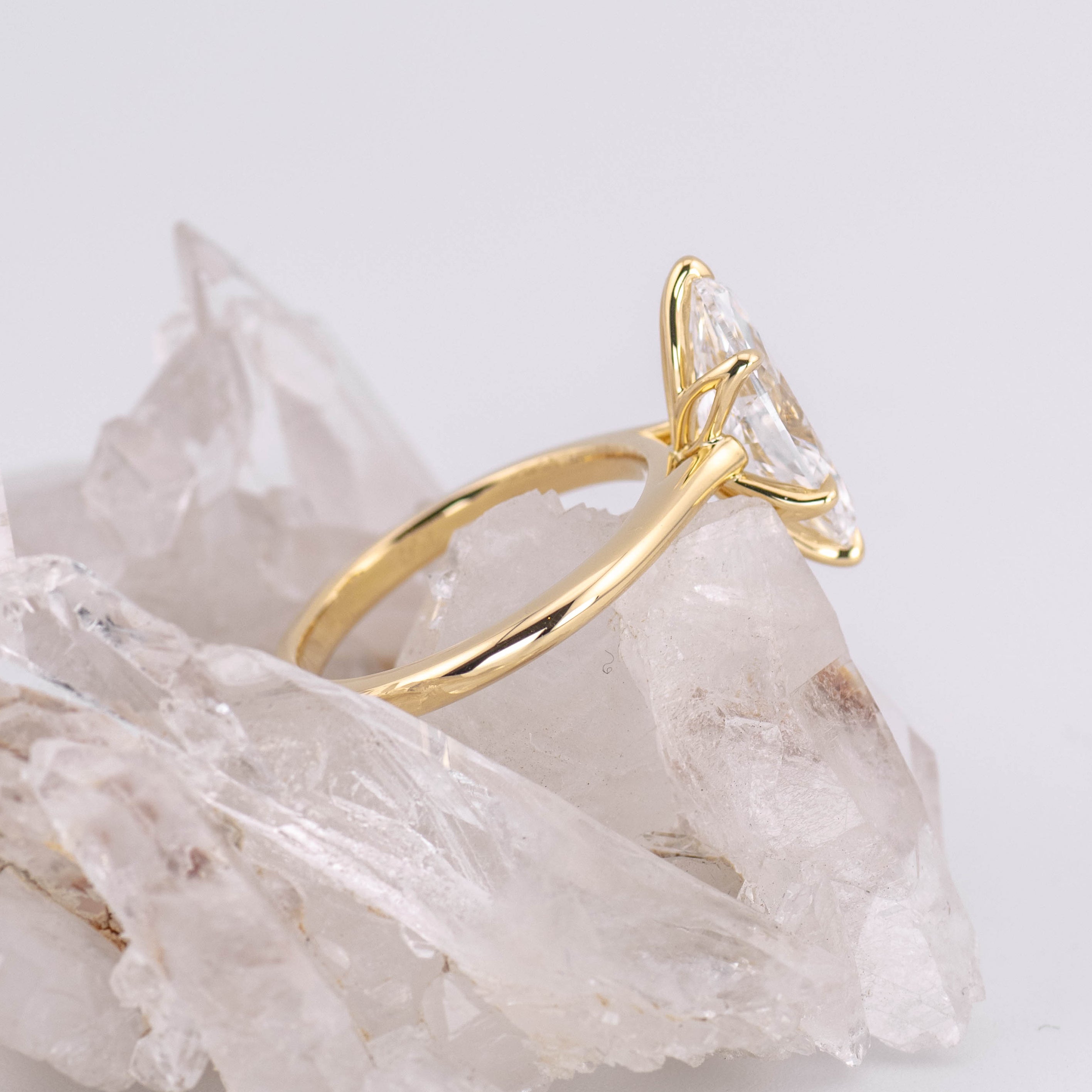 (Ready to Ship Size M) - Petal Marquise – 6 Claw 3.03ct E VVS2 Marquise Solitaire in 18k Yellow Gold